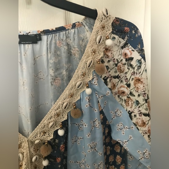 Seashell & Pom Pom Italian Top - Picture 2 of 9